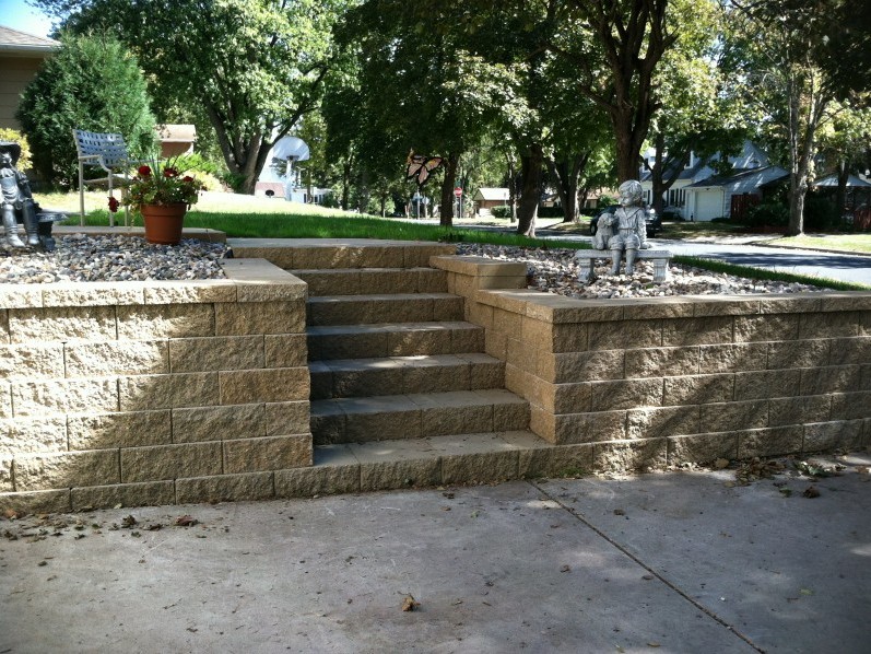 triple g companies, mn, minnesota, twin cities, hutchinson, victoria, hennepin county, mcleod county, carver county, landscape, landscaping, retaining wall, steps, pavers, base, strassen, keystone, firepit, fire pit, class five, gravel, washed, rock, sand, mulch, edging, dirt